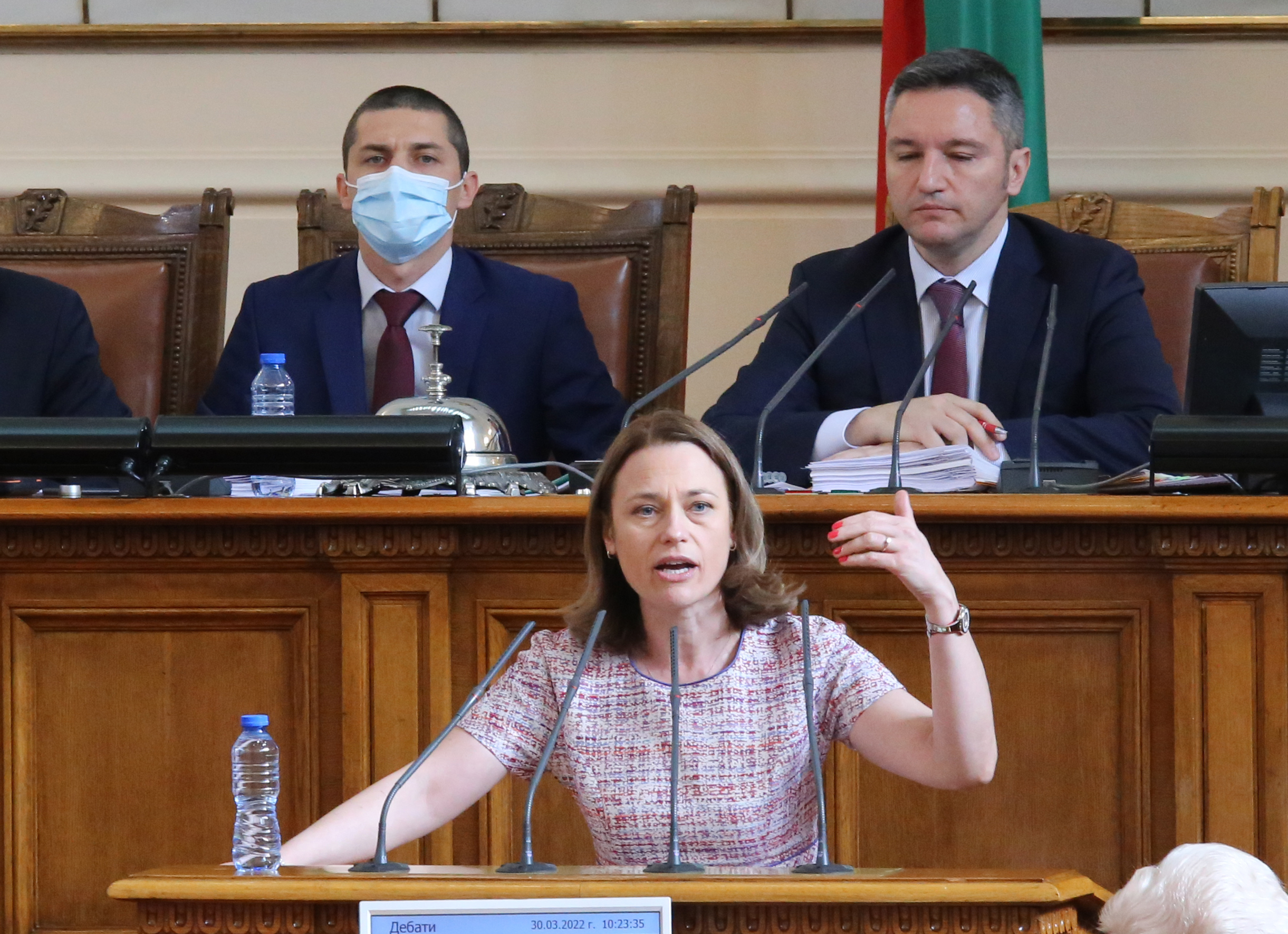 Парламент Ива Митева