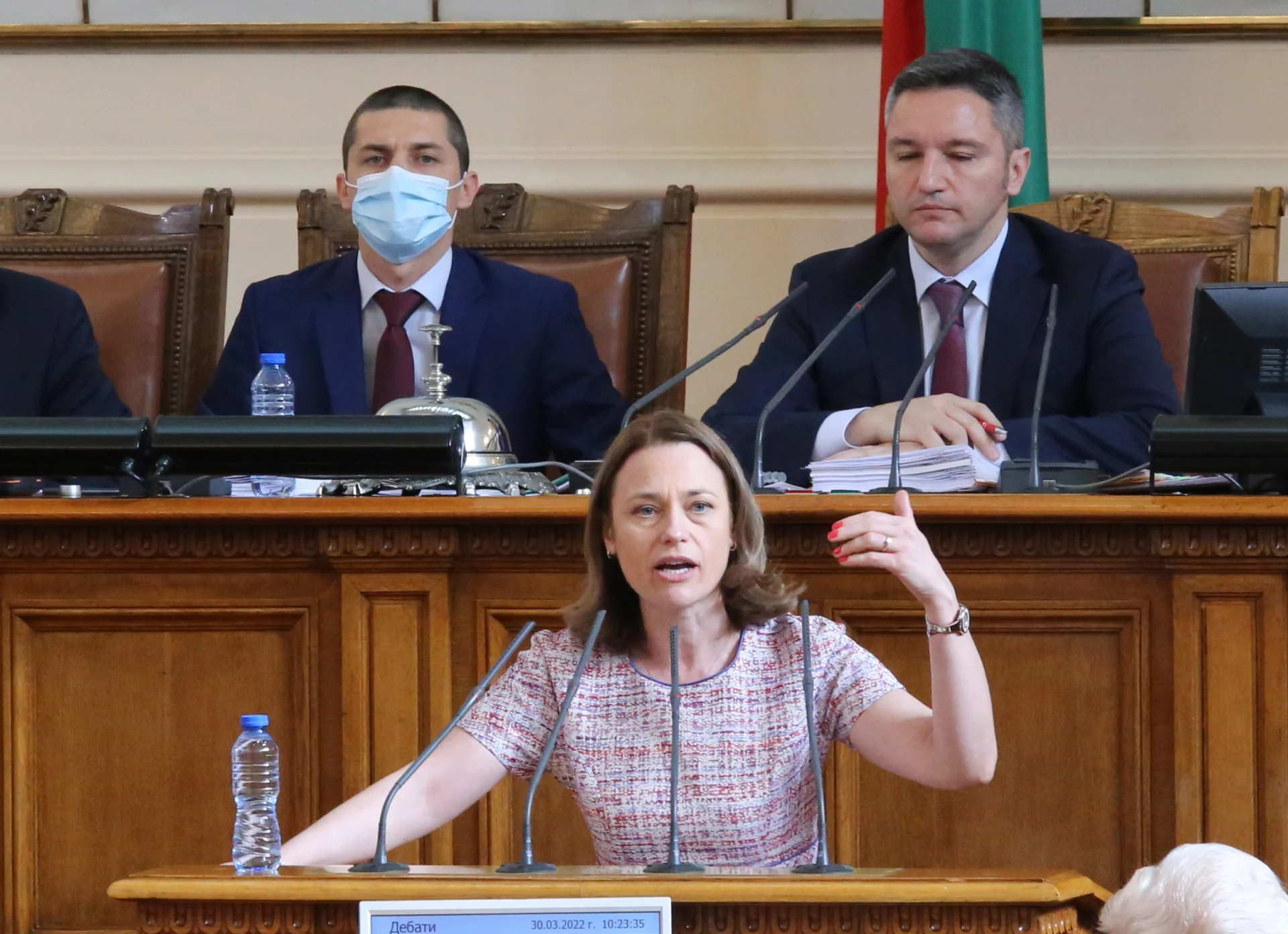 Парламент Ива Митева