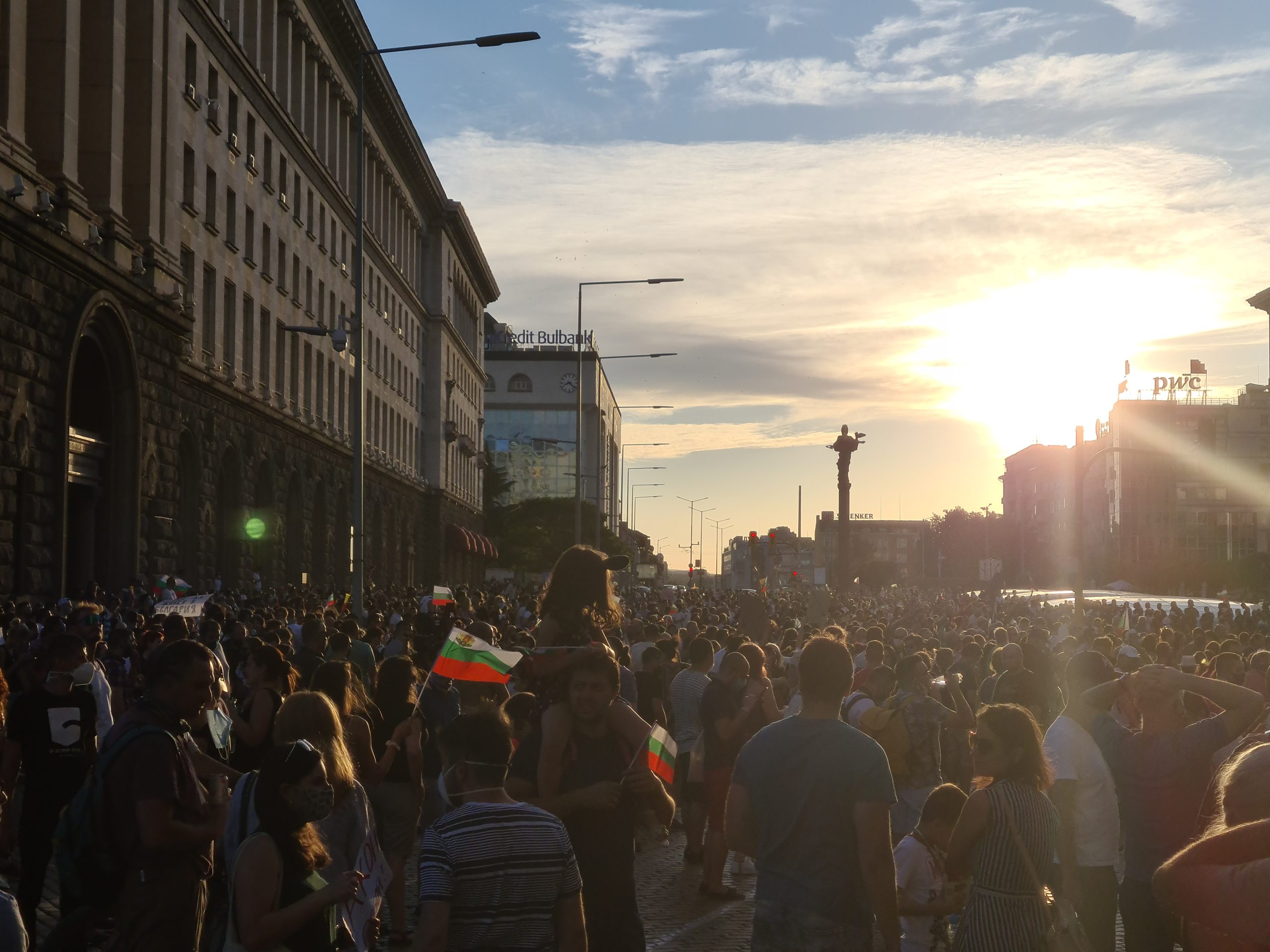 Протест оставка