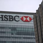 HSBC ограничава новите назначения и пътуванията на банкерите, за да пести пари
