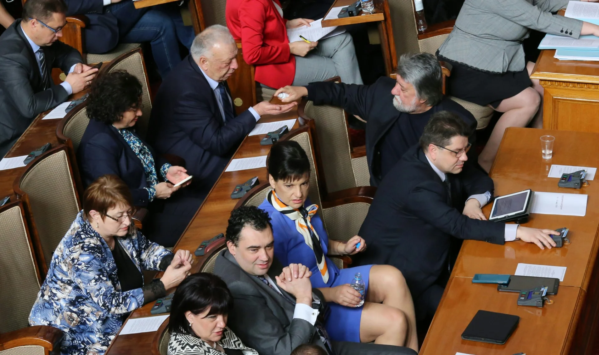 Парламент Вежди Рашидов