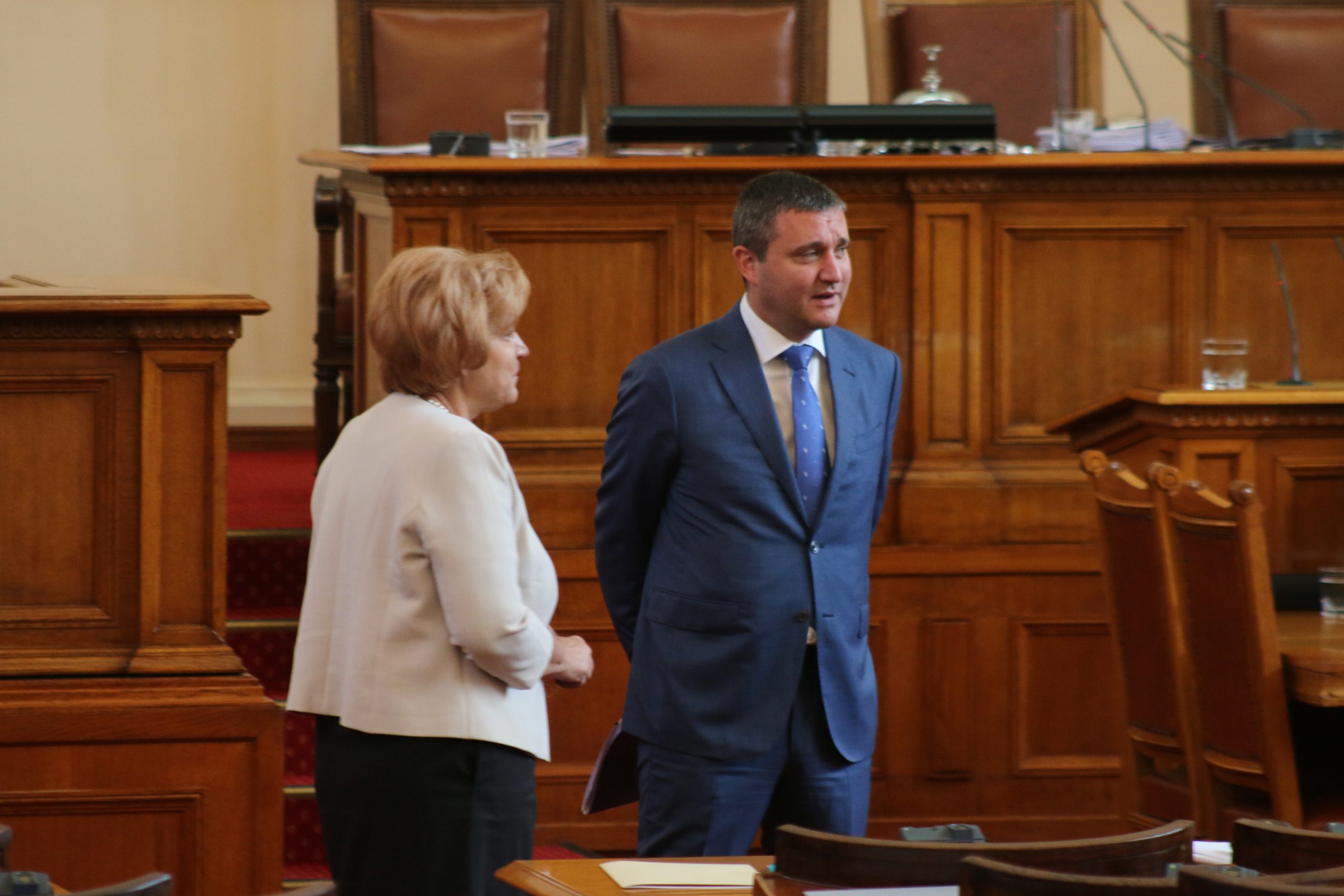 Парламент актуализиране на бюджета Владислав Горанов Менда Стоянова