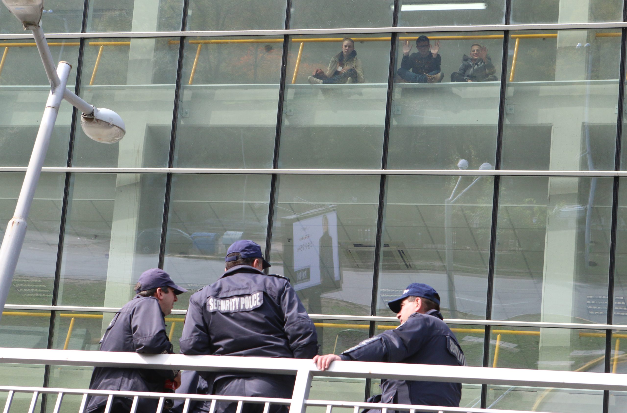 зала Арена Армеец бюлетини избирателна комисия избори местни