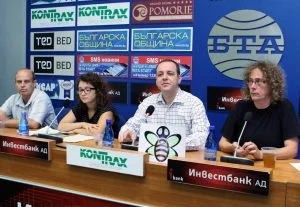 БТА Пресконференция ГМО в храните и пестициди за пчелите –  анализ и реакция  Акценти: - Кой и защо иска 10-кратно падане на глобите за нерегламентирано и неетикетирано ГМО в храните? Милен Стоянов - член на УС на БАБ   Меглена Антонова - координатор „Екологично земеделие”  Борислав Сандов - координатор кампании на ФОСЗ
