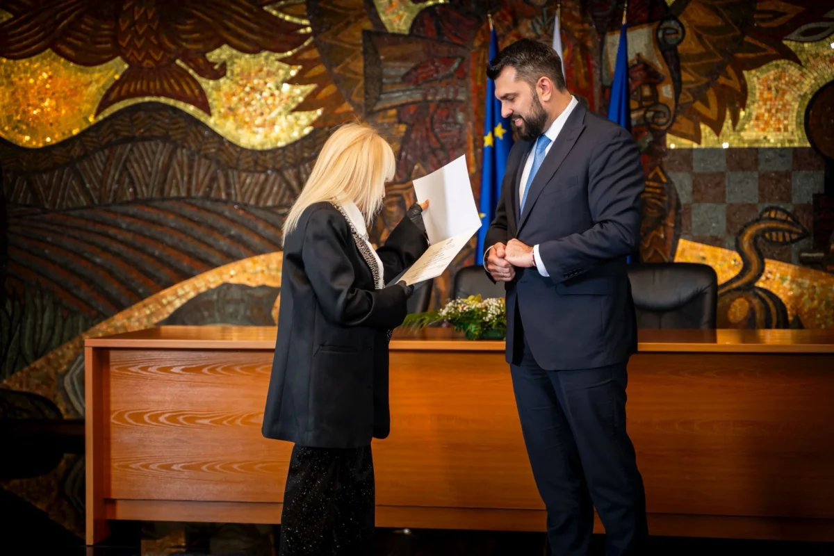 От МВнР връчиха „Златна лаврова клонка" на Лили Иванова