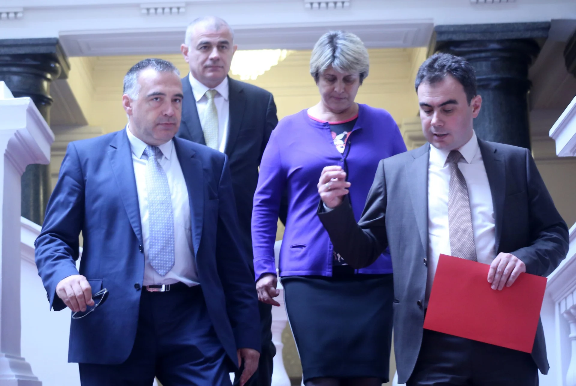 Парламент Антон Кутев