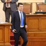 Парламент вот на недоверие към кабинета на Кирил Петков