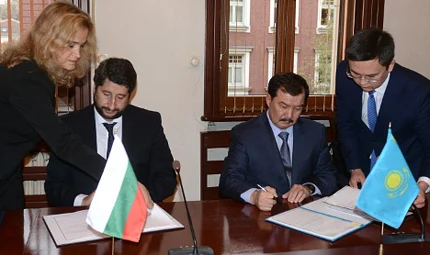 Подписване на  договора с Казахстан