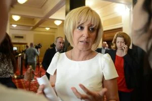 Парламент Мая Манолова