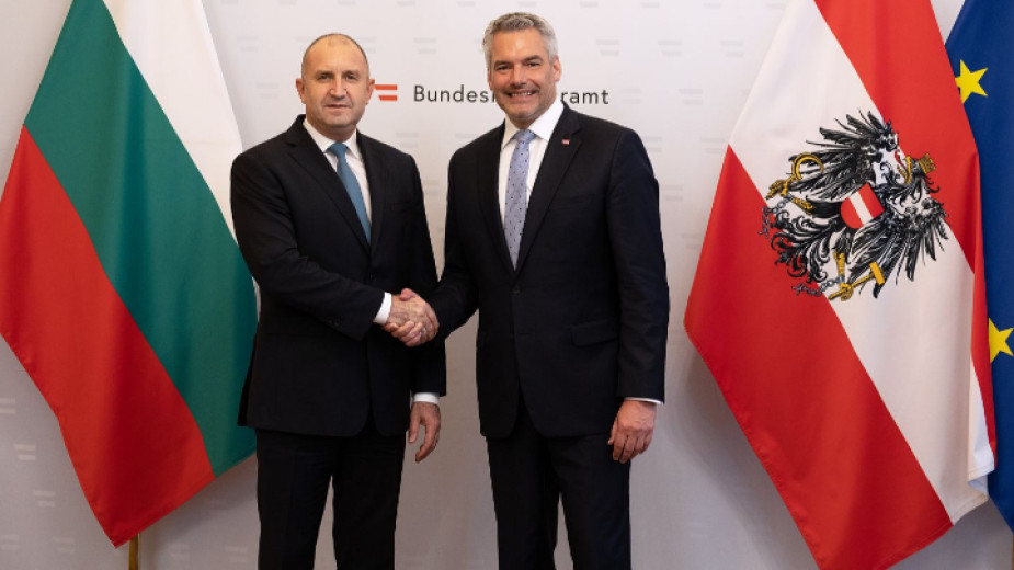 Президентът Румен Радев разговаря във Виена с австрийския канцлер Карл Нехамер.