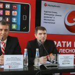 MoneyGram и Банка ДСК представиха услуга за изпращане на парични преводи директно чрез смартфон в България Адриан Спину мениджър "Бизнес развитие"  в Moneygram International Васил Димитров ръководител Електронно банкиране в Банка ДСК