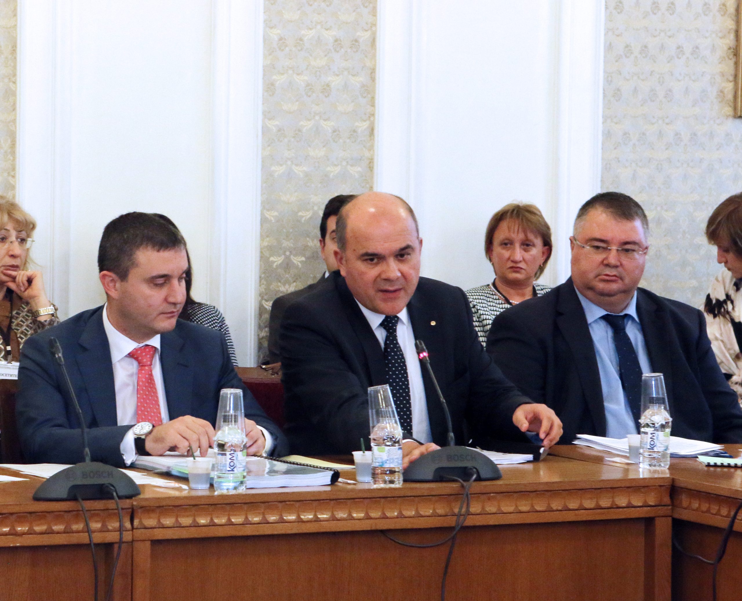 Парламент комисия по бюджет и финанси Бисер Петков