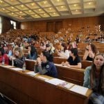 УниверситетСтуденти - изпит по литература студенти
