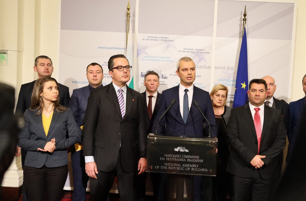 Законопроектът за чуждите агенти не е за подценяване 5 Парламент Костадин Костадинов Възраждане