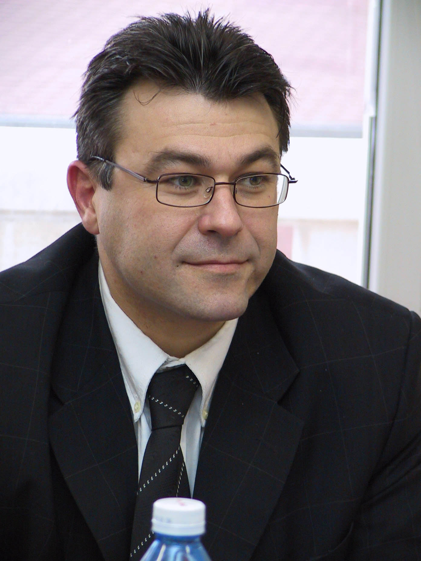 Бисер Манолов