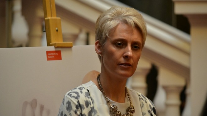 ема хопкинс