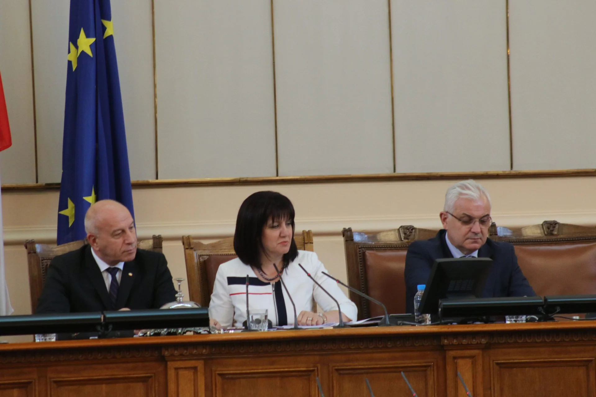Парламент машинно гласуване
