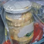 Освен прахообразното вещество