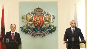 Президентите на Албания Байрам Бегай (вляво) и на България Румен Радев.