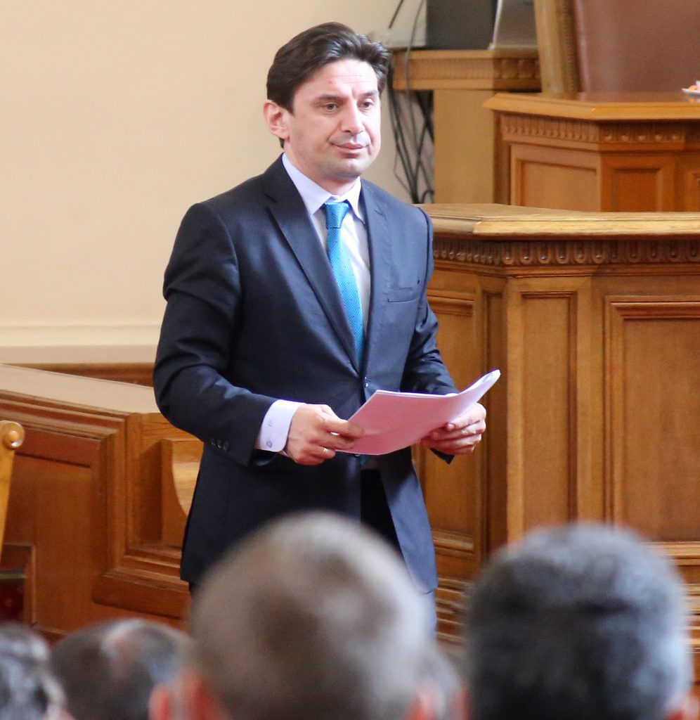 Парламент Халил Летифов