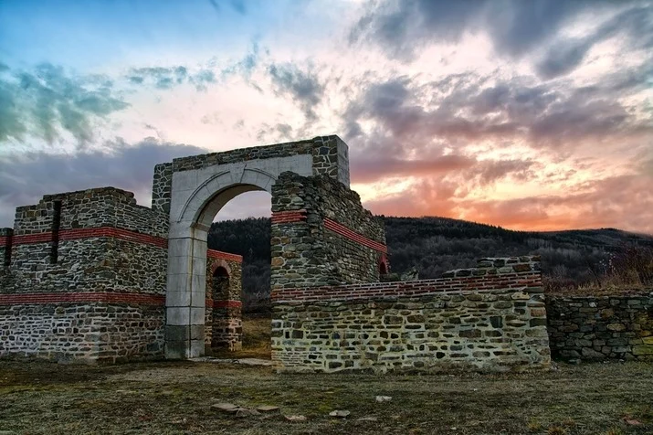 Троян, Состра