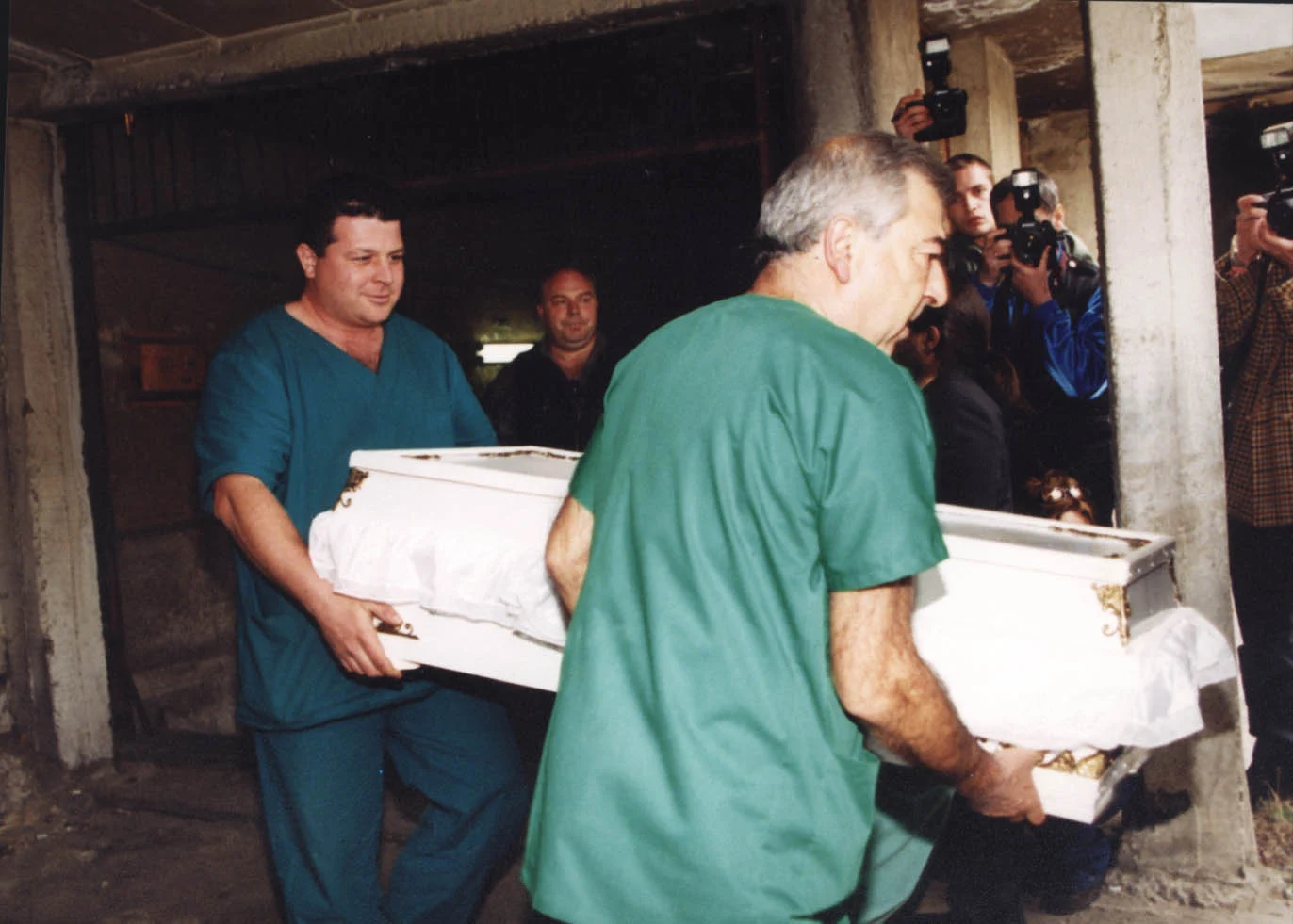20. 03. 2001 г.Изнасят ковчега на 3-годишния Петър Терзийски от съдебна медицина