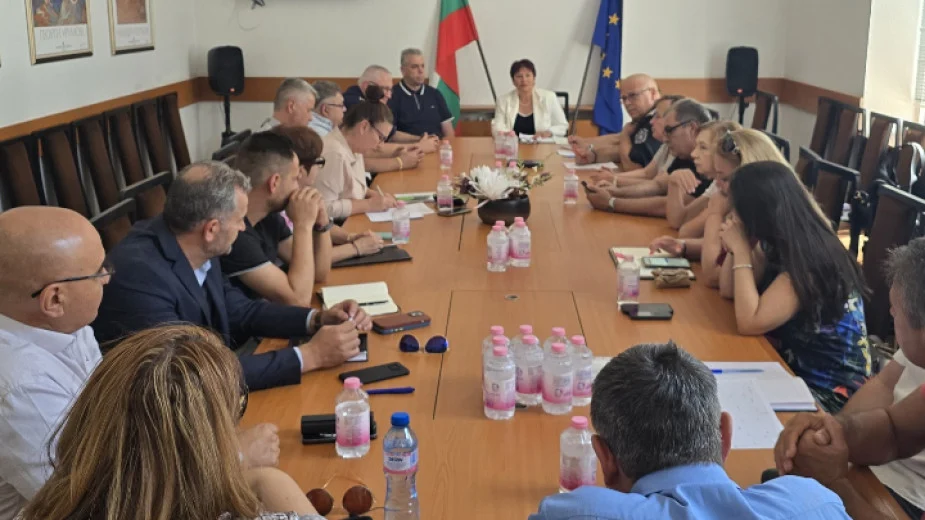 Проверяват сигнали за поява на черния леопард, заснет в села в общините Провадия и Вълчи дол