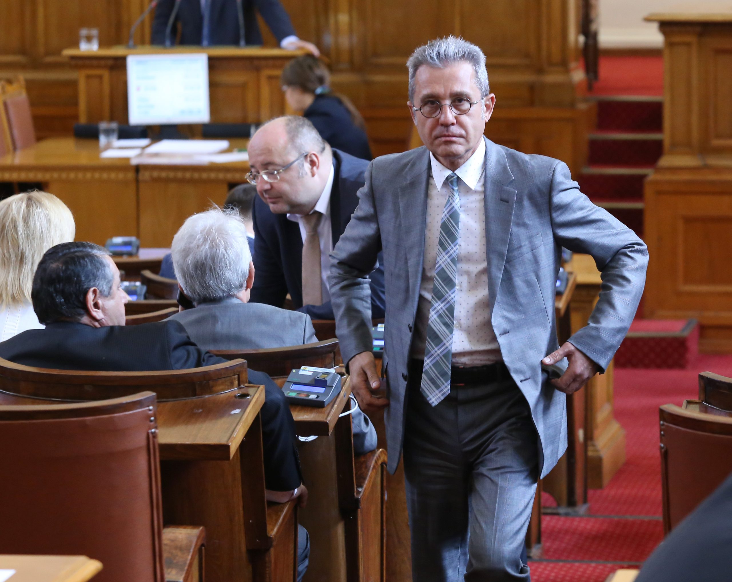 Парламент Йордан Цонев