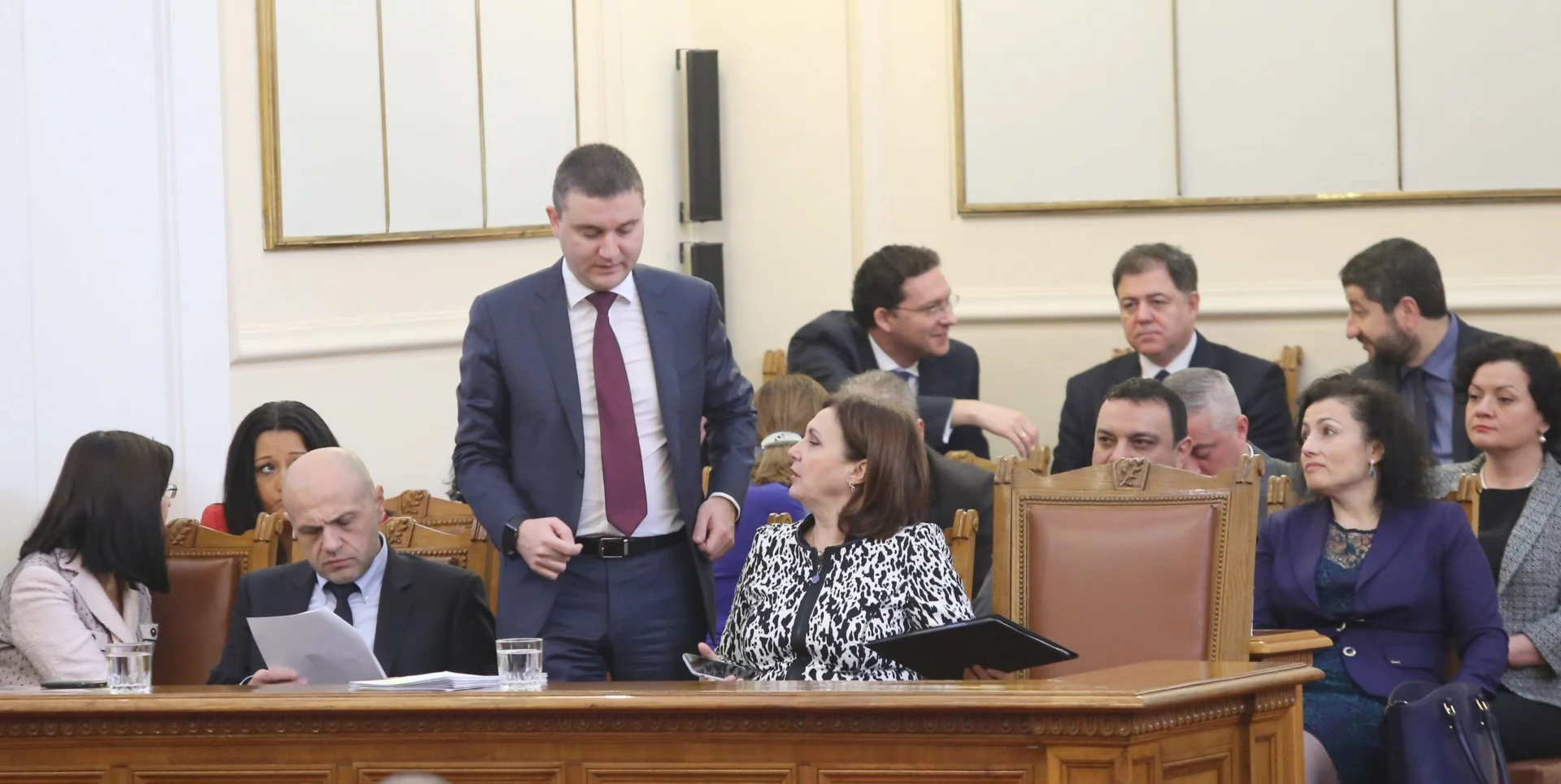 Парламент - Избор на мин. на правосъдето Екатерина Захариева Владислав Горанов Румяна Бъчварова Томислав Дончев