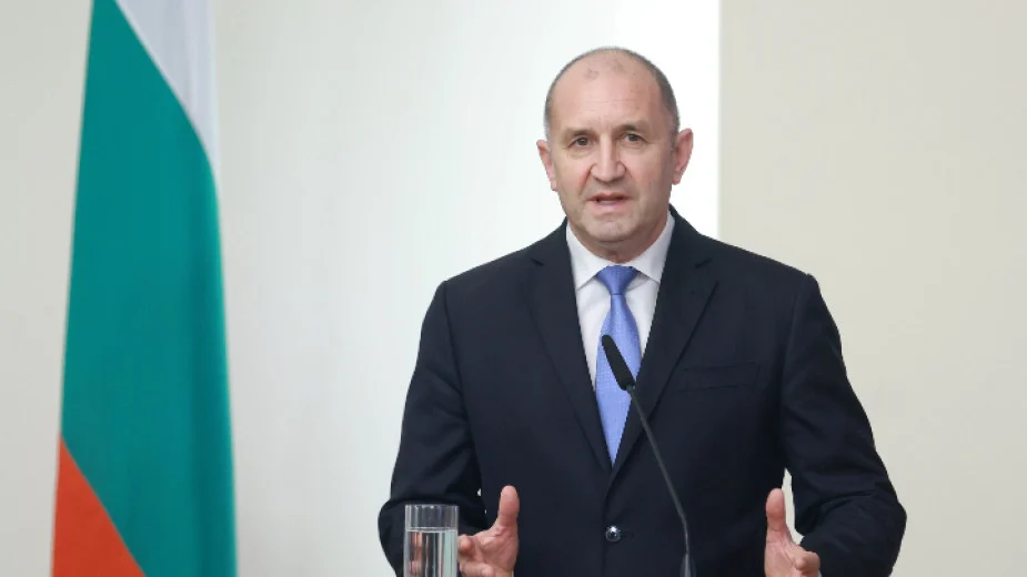 Президентът Румен Радев внася предложение в парламента за референдум за еврото