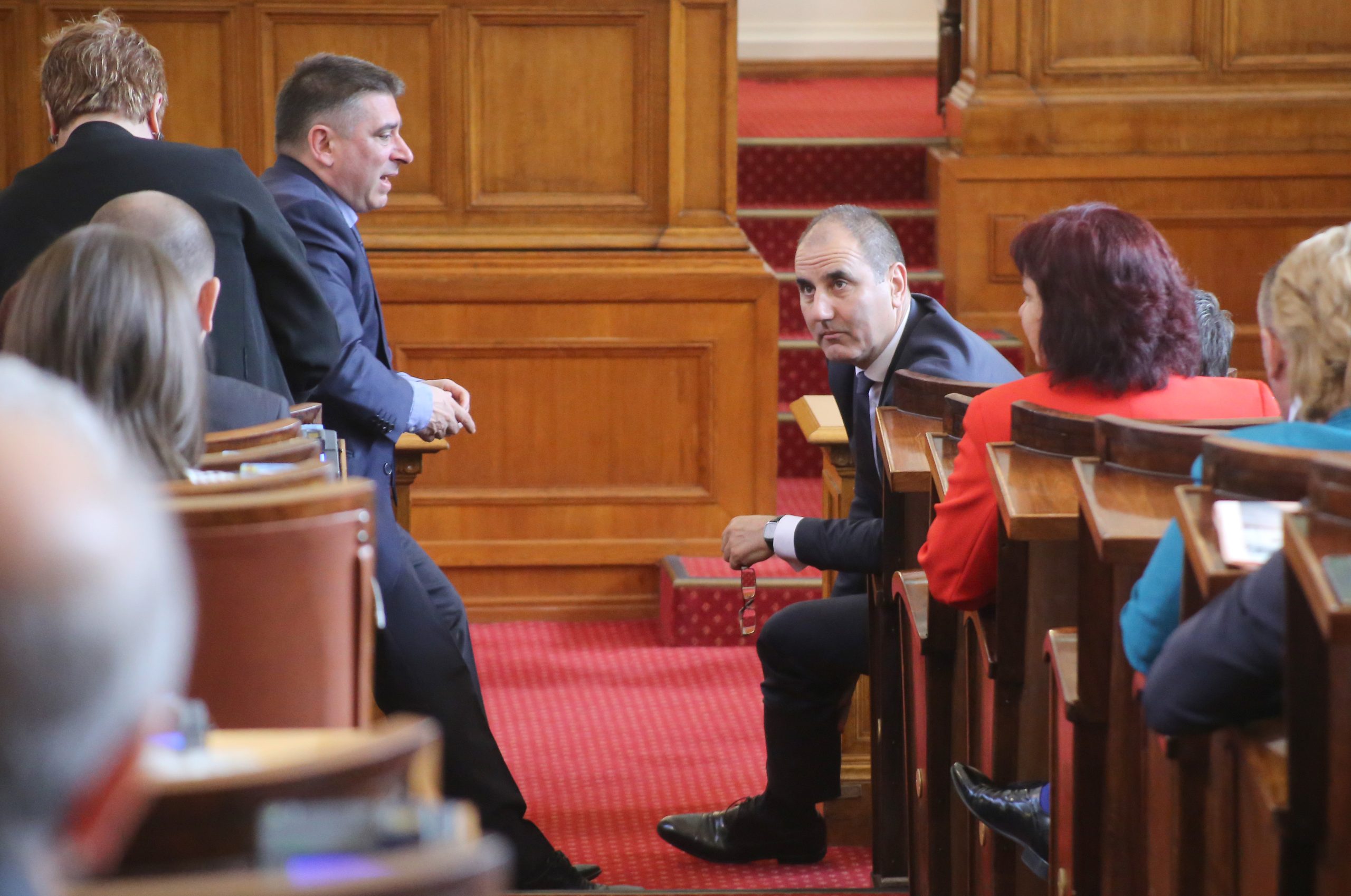 Парламент Данаил Кирилов
