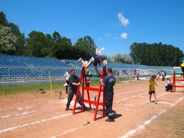 млади пожарникари