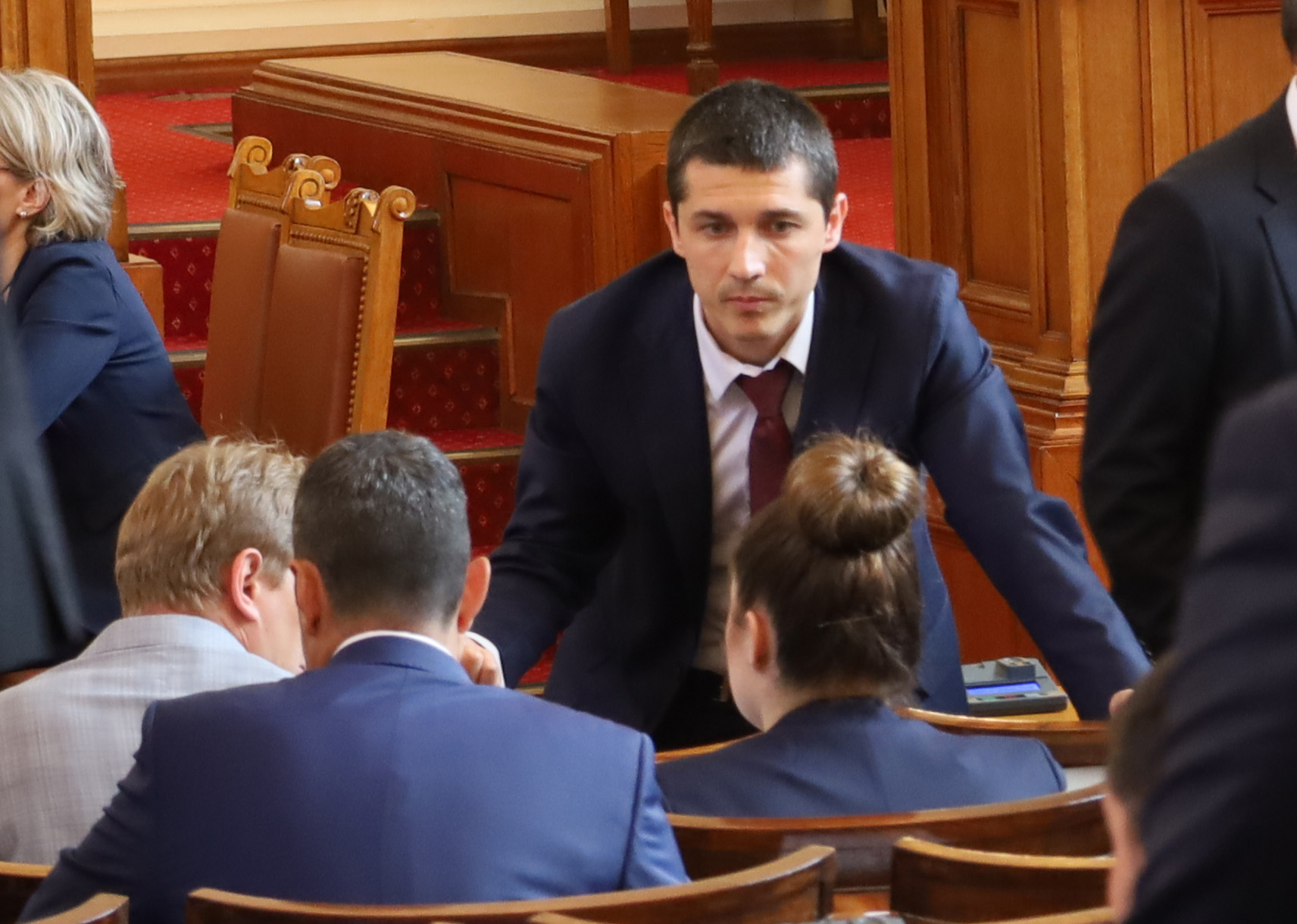 Парламент държавен бюджет Мирослав Иванов
