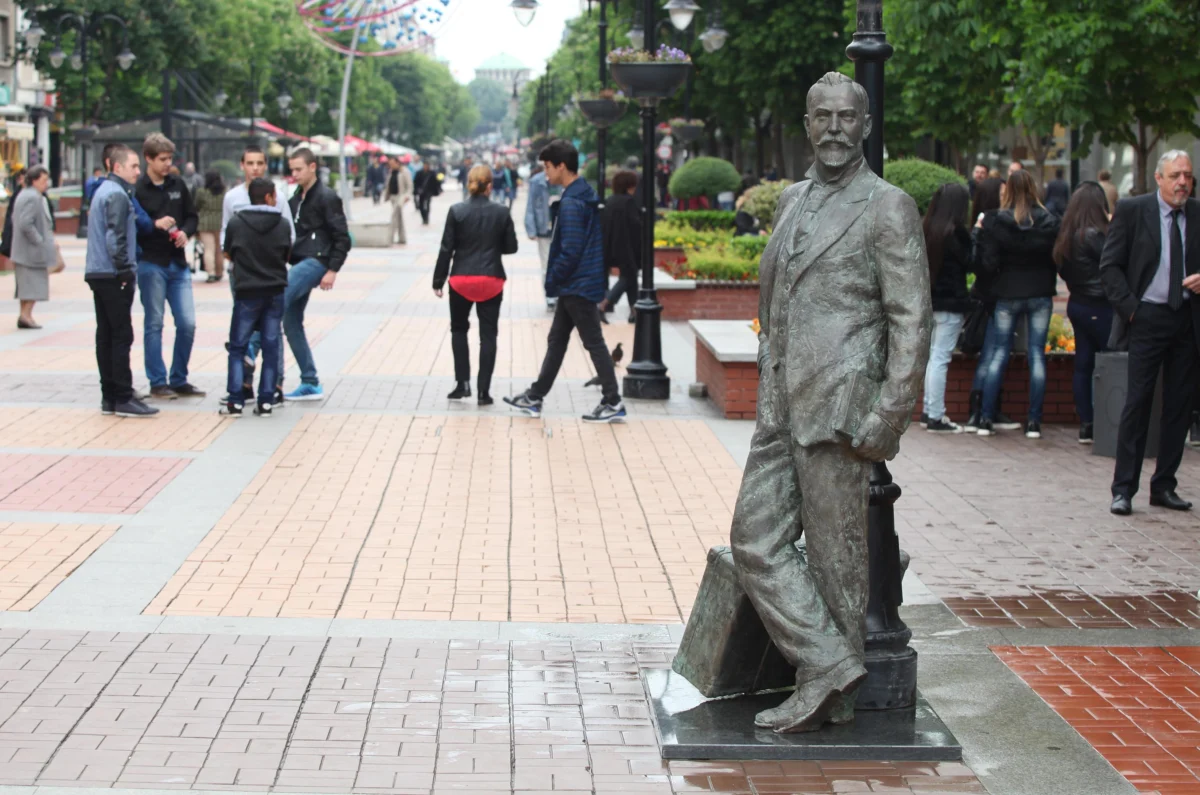 Културологът проф. Александьр Кьосев с покана към софиянци да отбележат рождения ден на Щастливеца