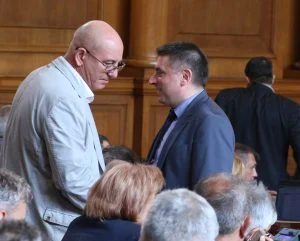 Парламент избор на нов председател на КФН Емил Димитров Данаил Кирилов