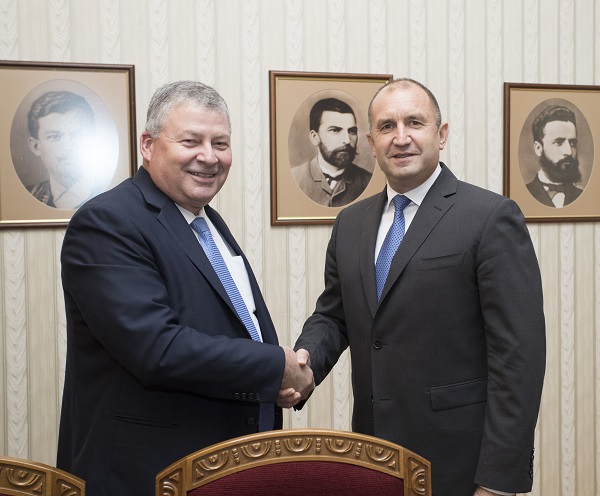 Румен Радев Ранди Хауърд
