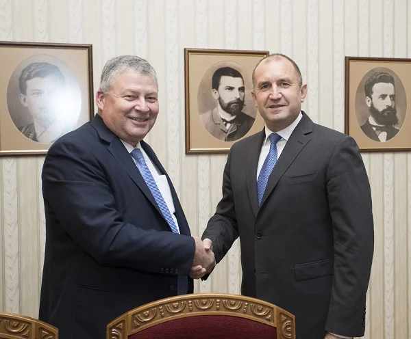 Румен Радев Ранди Хауърд