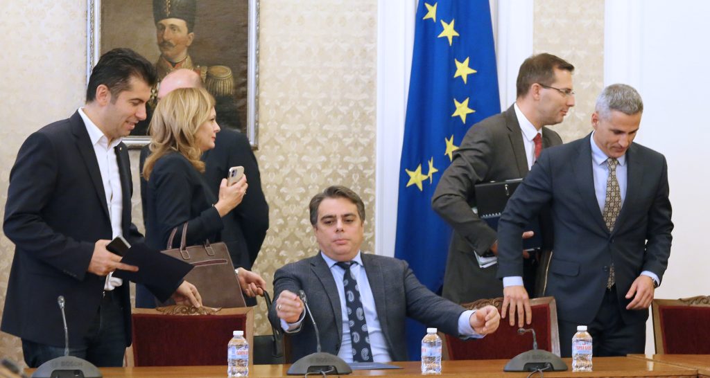 Депутатите работиха, но до кога 6 Парламент