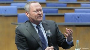 Майкъл О'Флеърти, комисарят на Съвета на Европа по правата на човека Майкъл О'Флеърти
