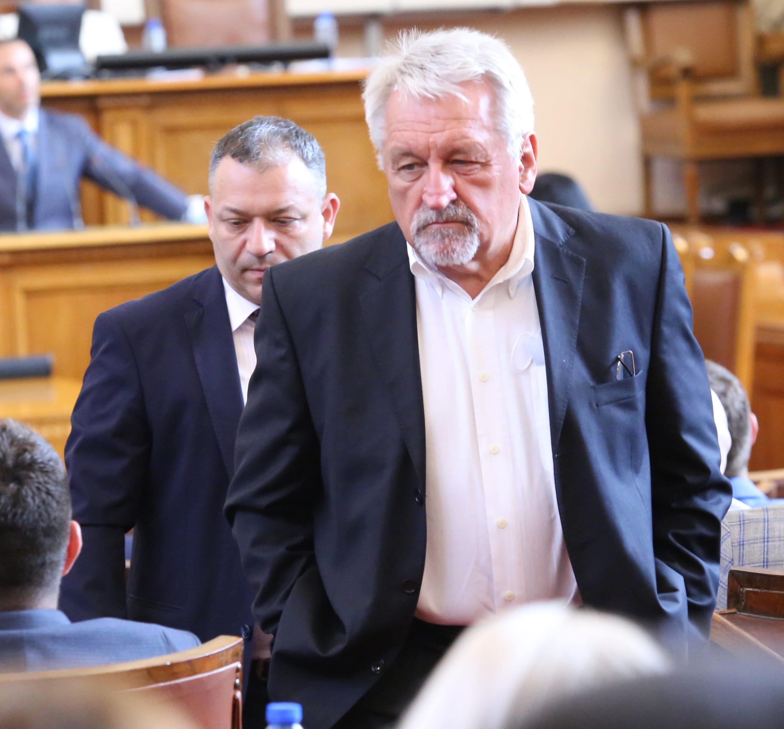 Парламент Иван Хиновски
