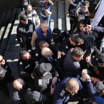 нападение министър мон