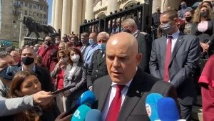 Съдебна палата "Мълчалив протест на прокурори" Иван Гешев