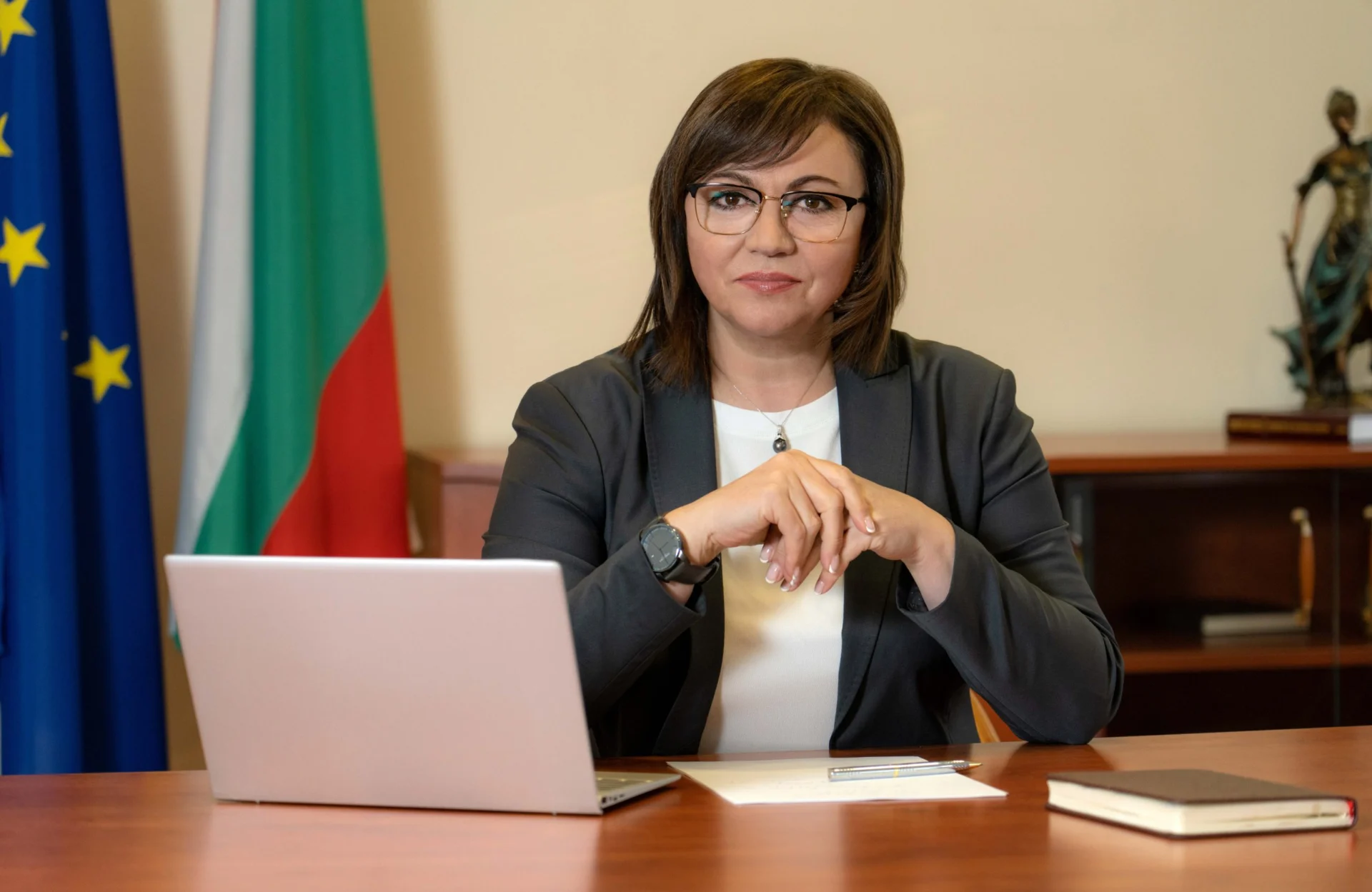 Корнелия Нинова