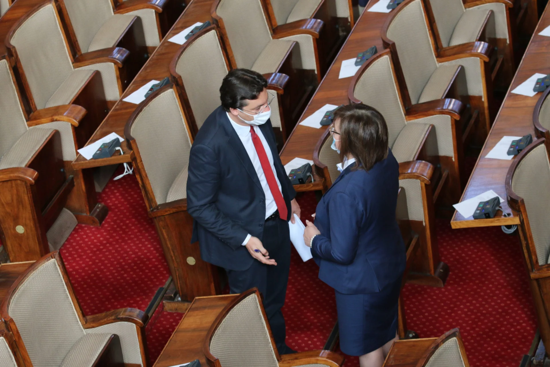Парламент вот на недоверие Корнелия Нинова