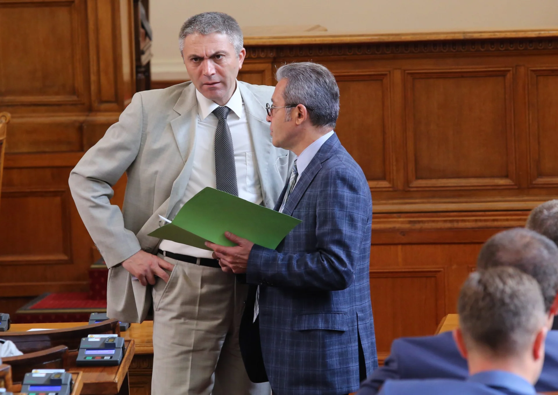 Парламент Мустафа Карадайъ