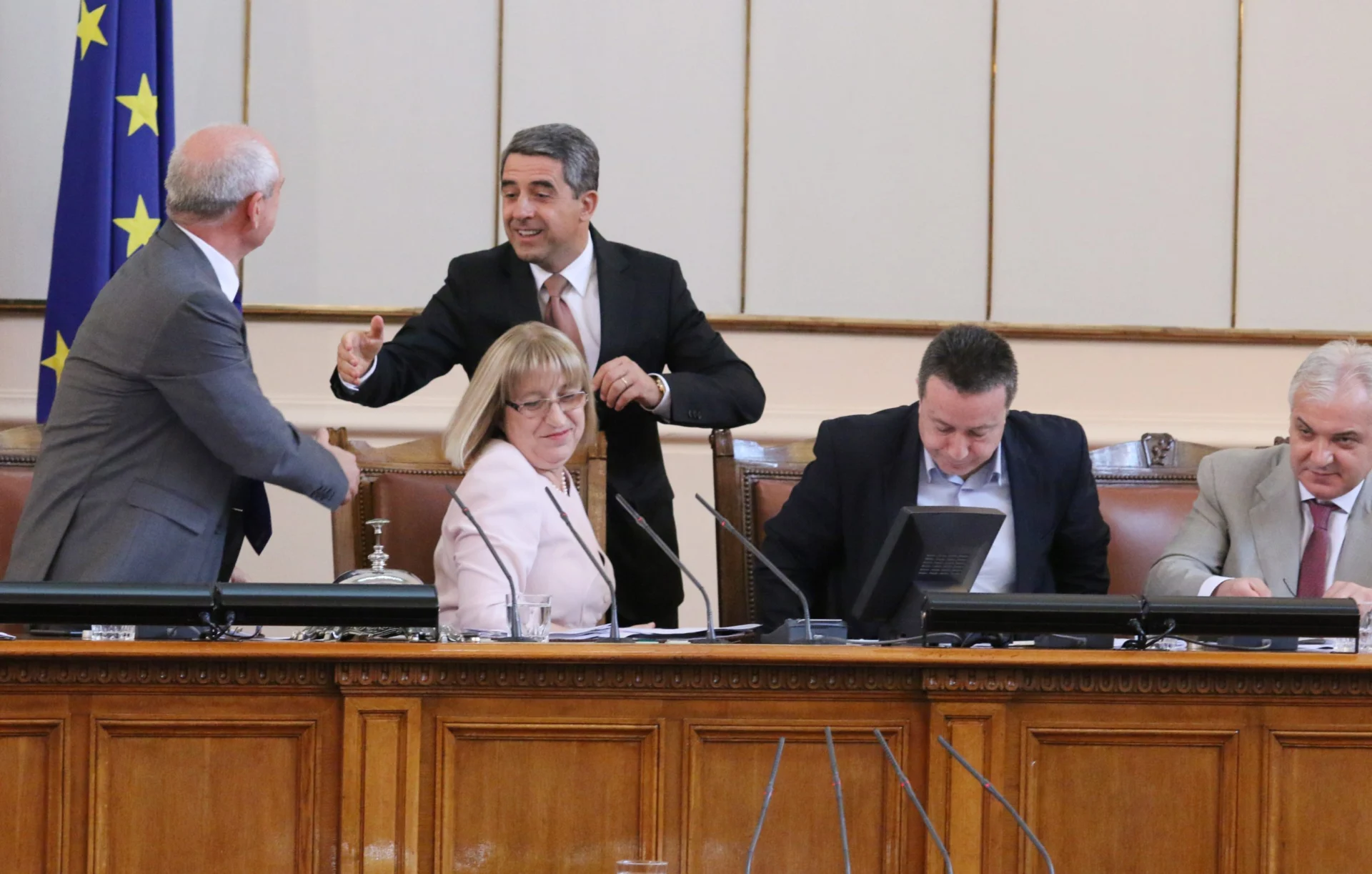 Парламент Предложение за произвеждане на национален референдум Росен Плевнелиев Цецка Цачева