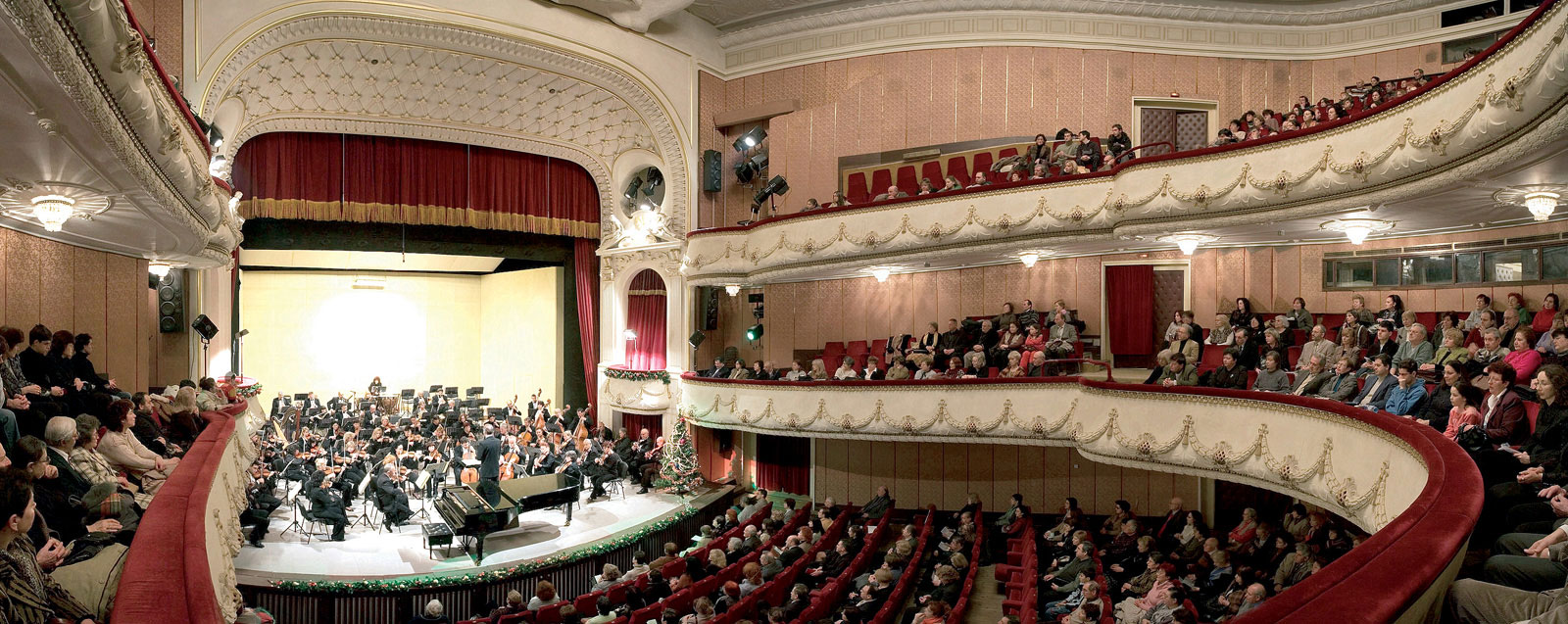 Опера във Варна