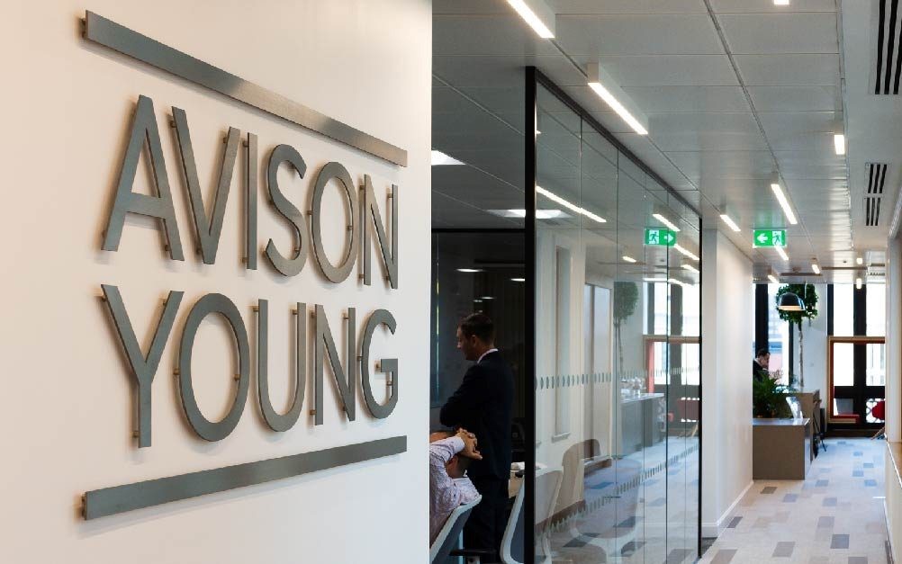 Авижън Янг -  Avison Young