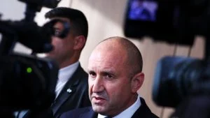 Радев иска отговори от МВР и служебното правителство кой и как е купувал гласове