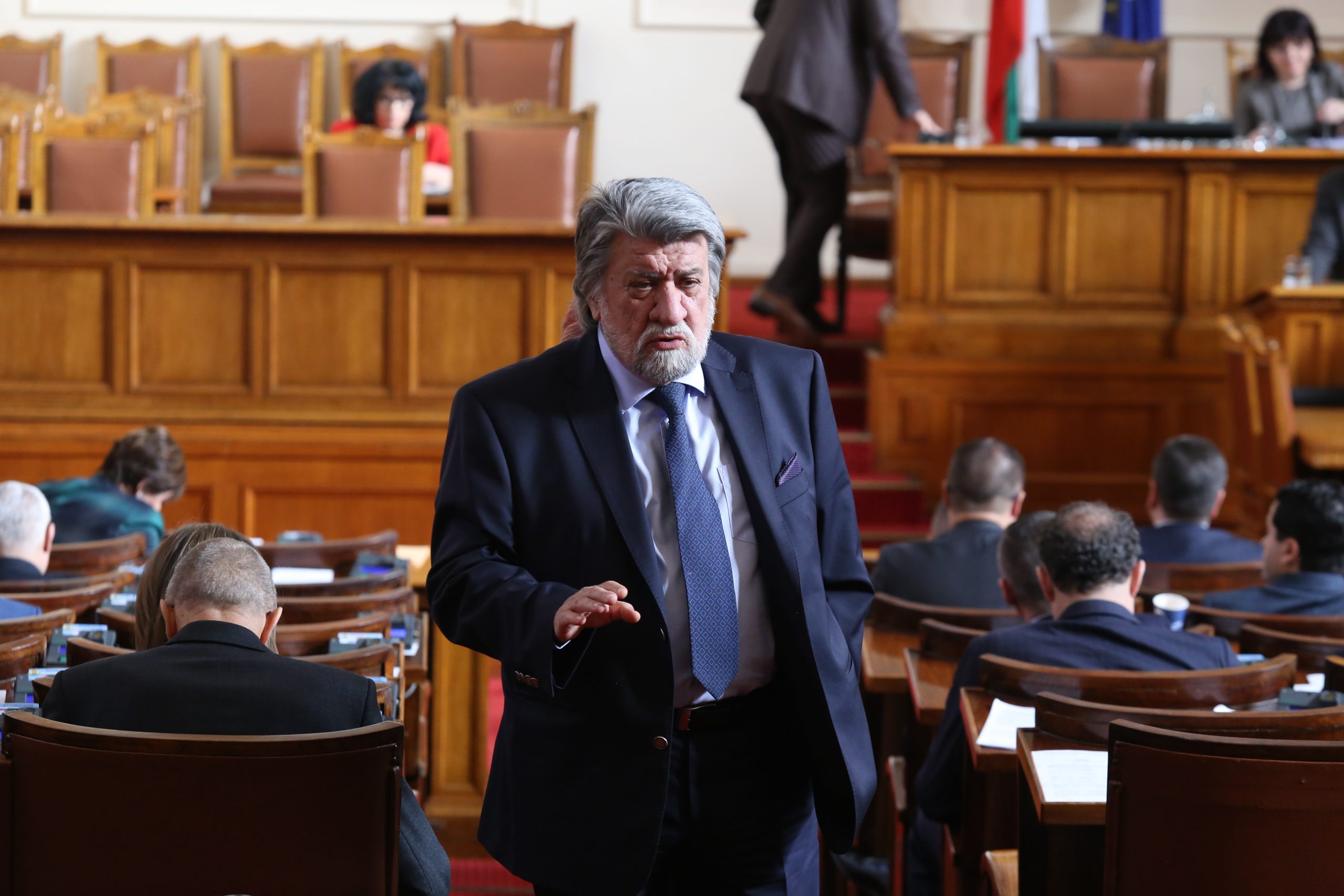 Парламент Вежди Рашидов